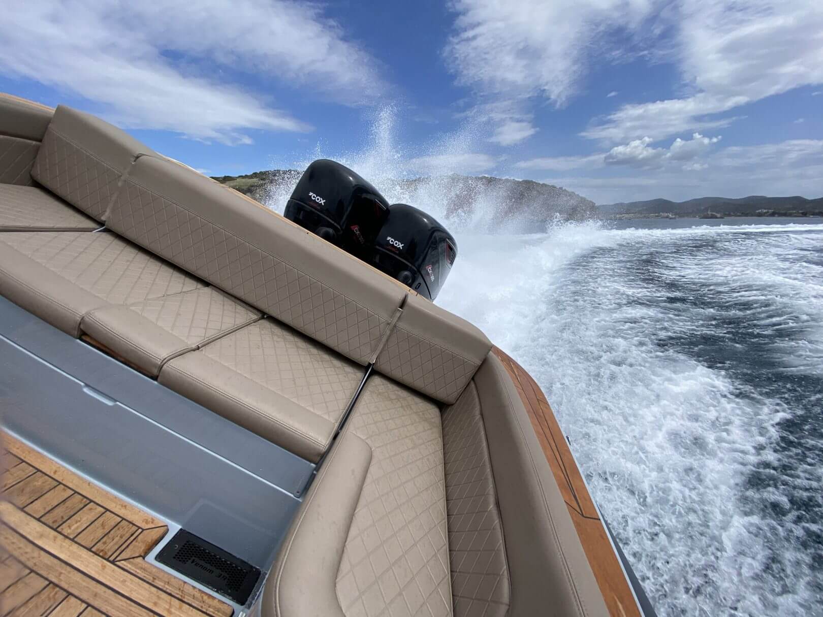 fast boat twin onboard engines